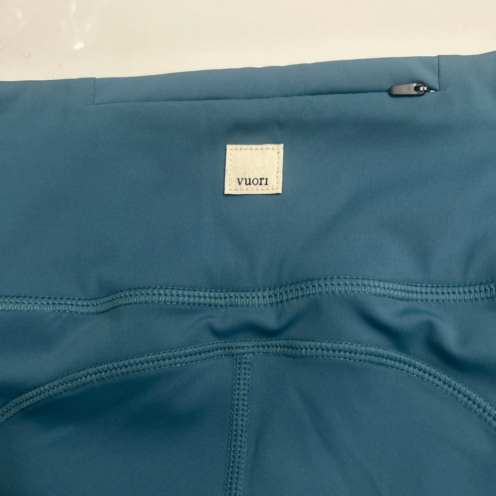 Vuori High-Waist Leggings in Teal Blue - Picture 9 of 11